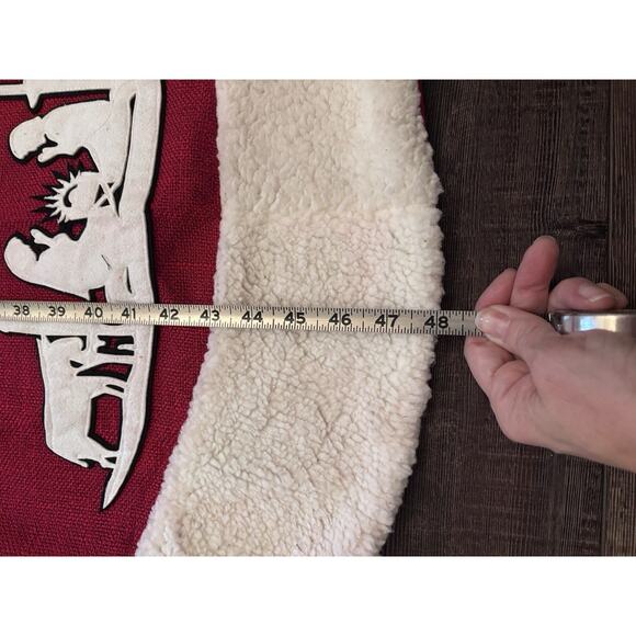 Nativity Scene Christmas Tree Skirt Jesus 48" Felt Red White Fur Holiday - Picture 7 of 9